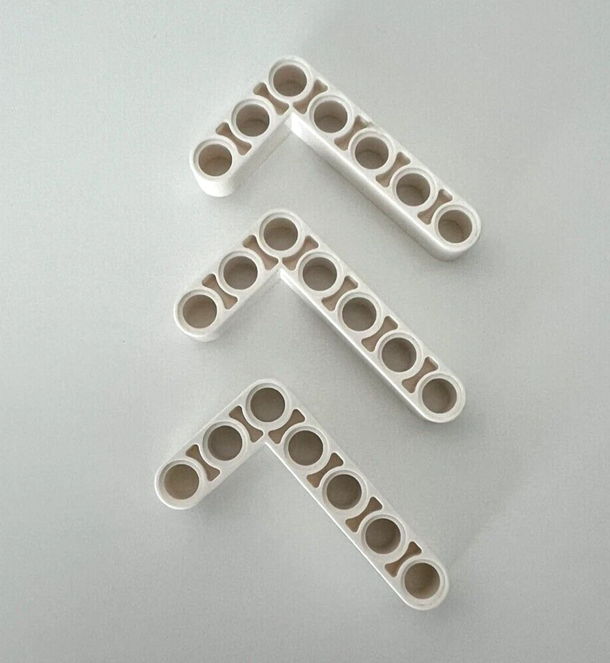 LEGO (x3) White Technic Beam 3 x 5 Bent 90 degrees, 3 and 5 Holes 32526 / 43886 - Изображение 1 из 3