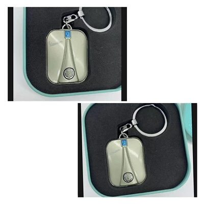 2 Llaveros Vespa Piaggio verdes con lata de metal Foto 1 de 4