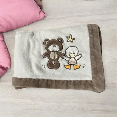 Cobertor de segurança Koala Baby marfim branco PATCH ursinho de pelúcia pato marrom acabamento grosso - Imagem 1 de 4