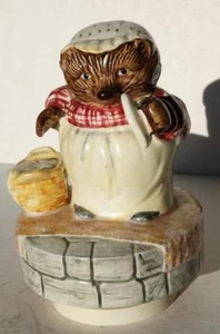 Beatrix Potter Figurine Mrs. Twiggy Winkle Hedge Hog Schmid Rotating Music Box - - Picture 1 of 1
