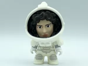 Titans 3" Vinyl Figur Alien Nostromo Collection Ripley Space Suit Brandneu - Bild 1 von 2