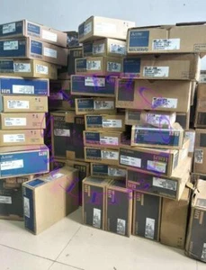 1 Stück NEU Mitsubishi Servomotor HF-KN053B HFKN053B - Bild 1 von 1