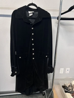 CHARADES Treasure Island Pirate Coat Cloak Velvet Long Black Skulls Adult Sz L - Image 1 of 4