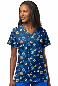 Wonder Wink Women Print Size XS L Multi Colors Classic Fit V-Neck Scrubs Top New - Picture 1 of 6