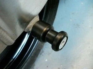 YAMAHA FZ1N FZ1S PADDOCK STAND CRASH BOBBINS M6 BLACK COTTON REELS R1F5 - Picture 1 of 1
