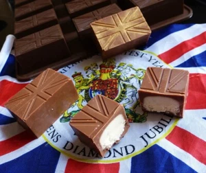 Stampo silicone 12 celle BRITISH UNION JACK resina cioccolato cera fusione artigianato reale - Foto 1 di 3