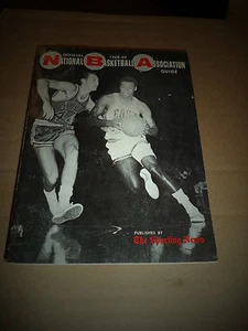 1968 - 1969 NBA SPORTING NEWS OFFICIAL NATIONAL BASKETBALL ASSOCIATION GUIDE - Picture 1 of 3
