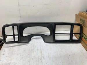 03-06 CHEVY SILVERADO SIERRA TAHOE SUBURBAN SPEEDOMETER DASH RADIO TRIM BEZEL - Picture 1 of 16