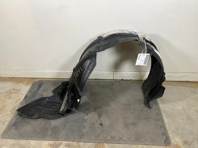 Lexus GS 350 2013-2015 guardabarros interior del lado del pasajero delantero derecho OEM Foto 1 de 4