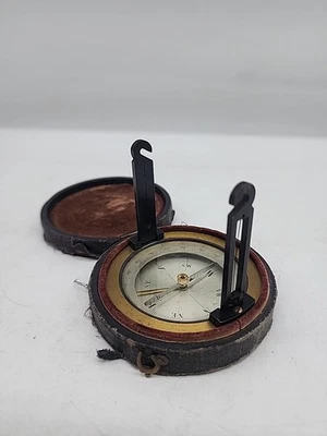 Bússola de navegação agrimensores de latão francês final dos anos 1800 com estojo (fabricada na França) - Imagem 1 de 4