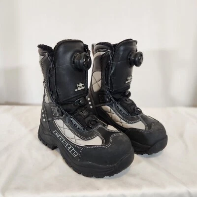 Botas de nieve de invierno Castle X para mujer 6 Charge Atop gris/negro  Foto 1 de 4