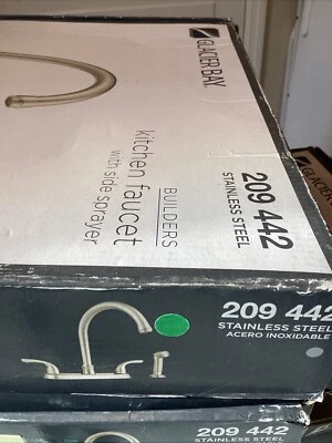 Nuevo grifo de cocina Glacier Bay 209 442 con rociador lateral Foto 1 de 2