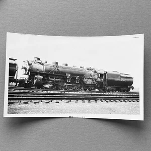VTG 40s UNION PACIFIC 7000 COUNCIL BLUFFS IOWA BxW Snapshot Photo TRAIN RAILROAD - Picture 1 of 3