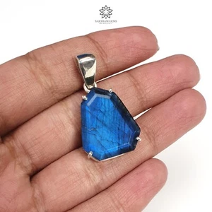 Ciondolo 28,70 ct blu fuoco labradorite pietra preziosa irregolare argento 925 puntina set 1,50" - Foto 1 di 8