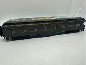 HO Scale Athearn 1873 Standard Observation Train Rail Car Southern 7 Preowned - Picture 1 of 17
