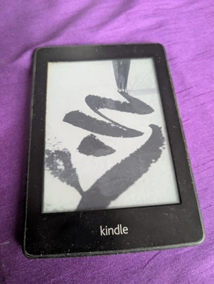 Amazon Kindle EY21, 5th generation paperwhite please read description  - Image 1 of 4