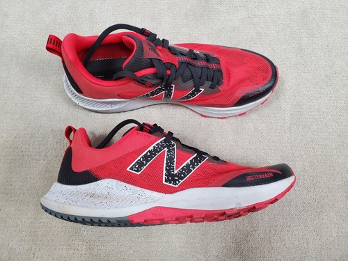 Scarpe da trail running New Balance da uomo 11 5 D rosso nero Nitrel V4 MTNTRRB4