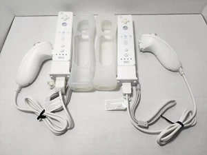 Telecomando Nintendo Wii con adattatore Motion Plus, custodia in silicone, Nunchuk OEM - Foto 1 di 24
