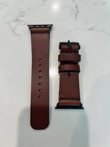 Bexar Goods Apple Watch Strap - Medium Brown with black hardware- 42mm 44mm 46mm - Zdjęcie 1 z 6