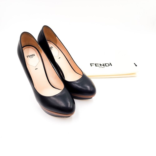 Scarpe decolte con tacco FENDI nere in pelle nappa plateau EU 38