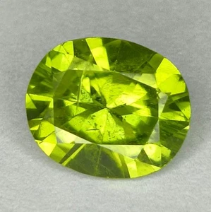 💕100% NATURAL 2.67Cts BEAUTIFUL SUPER GREEN PAKISTAN PERIDOT . - Picture 1 of 5