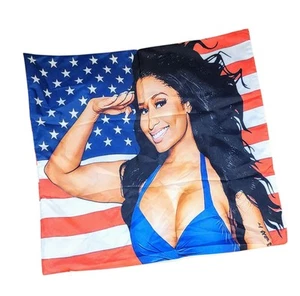 Nicki Minaj Kissenhülle mit Reißverschluss 17" x 17" - Bild 1 von 3