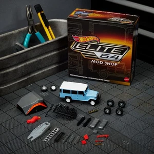 Hot Wheels Elite64 Mod Shop 1982 Custom Toyota Land Cruiser FJ45 Troopy In Hand - Bild 1 von 22