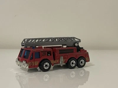 MATCHBOX RED EXTENDING LADDER FIRE ENGINE MB18-C33 LOOSE - Image 1 of 4