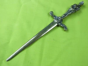 CUCHILLO DE LATÓN PEQUEÑO VINTAGE DE LATÓN FIGURA DE CABALLERO DEBAR DAGA STILETTO - Imagen 1 de 12