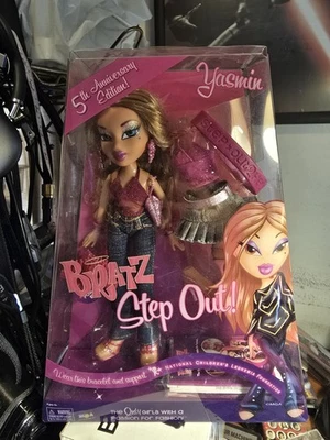 Bratz Step Out 5to Aniversario Edición Yasmin con Base Nat'l Niño Leucemia Foto 1 de 4