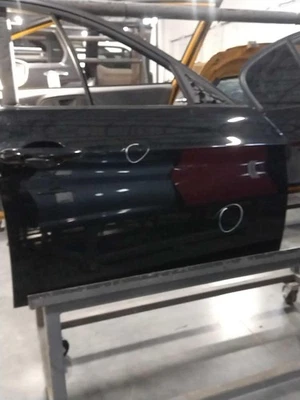 Conjunto de puerta delantera derecha usado se adapta a: BMW 328I SW 2011 delantero derecho grado C Foto 1 de 4