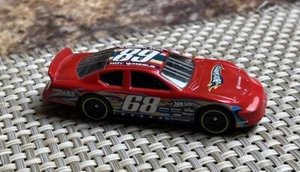 2005 Mattel Hot Wheels Red Nascar 68 Diecast Car 1:64 Loose - Picture 1 of 6