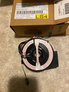 (1) One Original NOS Mopar 1998 1999 2000 Dodge Caravan Plymouth Clockspring - Picture 1 of 6