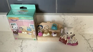 Sylvanian Families Town Series - Fashion Showcase 6015 - Boxed And Complete - Bild 1 von 7