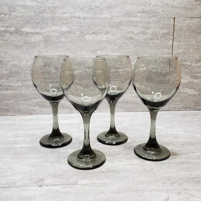 Vaso de agua gris ahumado para copas de vino Foto 1 de 4