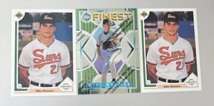 Mike Mussina 3 Card Lot 1991 Upper Deck RC #65 (x 2) / 1995 Topps Finest #48 - Bild 1 von 3
