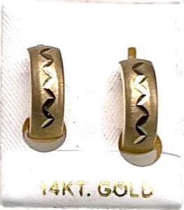 New 14K Yellow Gold Dia-Cut 'Zig Zag' Huggie Earrings - Picture 1 of 2