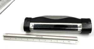 Taschenlampe und 8" Schwarzlichtröhre batteriebetrieben - Bild 1 von 6