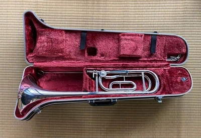 Trombone baixo tenor prata YAMAHA personalizado YSL-8420S - Imagem 1 de 4