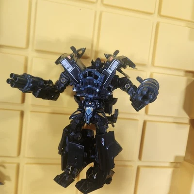 Transformers Movie 2007 Voyager Class Autobot Ironhide Parts Pieces B8 - Image 1 of 4