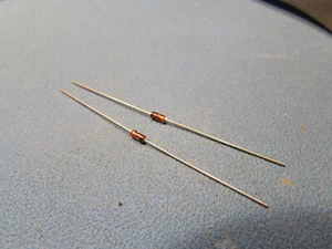 JANTX1N4101-1 MICROSEMI 8,2 V 0,4 W REGOLATORE DI TENSIONE UNIDIREZIONALE IN SILICONE, 2 pezzi - Foto 1 di 3