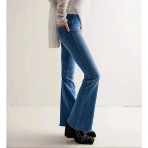 NWT Free People Penny Pull On Flare Jeans Stretchy Mid Rise We The Free Sz 25 - Picture 1 of 16