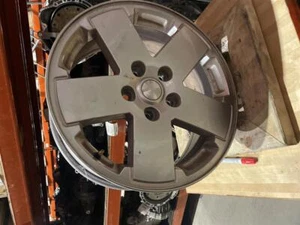 Used Wheel fits: 2010 Jeep Wrangler 18x7-1/2 5 spoke painted Grade B - Picture 1 of 24