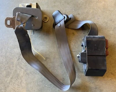 92 93 94 1993 Chevrolet Cavalier 4 puertas vagón pasajero derecho cinturón de seguridad delantero gris Foto 1 de 2