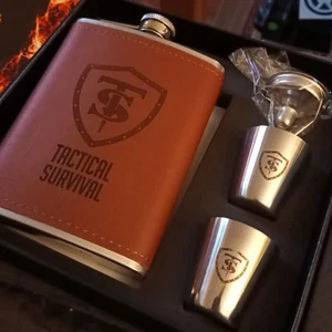 Fiaschetta 8Oz/227Ml in Pelle Marrone Con 2 Bicchieri E Imbuto in Acciaio Inossi - Foto 1 di 12