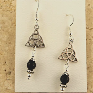Silver Celtic Triquerta Trinity Knot earrings with Genuine Black Onyx gemstones - Picture 1 of 3