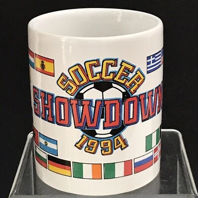 Copa Mundial de la FIFA 1994 enfrentamiento de fútbol banderas internacionales de Estados Unidos taza de café de cerámica  Foto 1 de 4