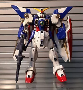 GUNDAM Wing Vintage 2000 Bandai Deluxe Transformer Mobile Suit 12" large Figure - Foto 1 di 4