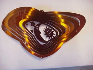 Sol alado/Luna en color cobre 15"" x 9"" metal colgante viento ala 16 - Imagen 1 de 1