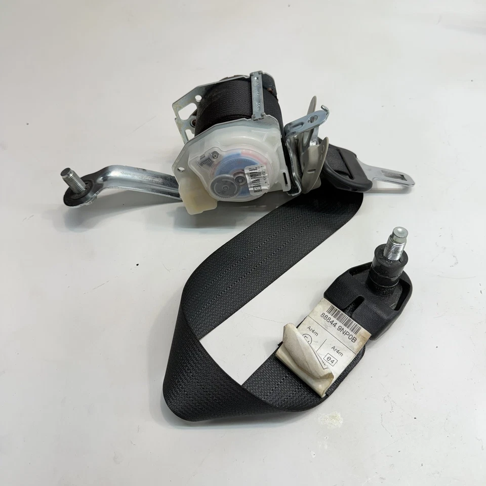 Infiniti QX60 2015-2020 retractor de cinturón de seguridad trasero derecho pasajero segunda fila OEM Foto 1 de 4